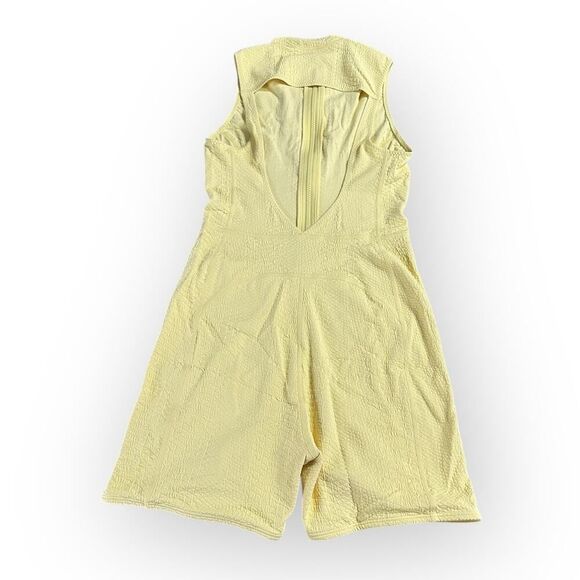 GIGI C Activewear Revolve Keelan Romper Women's Medium Butter Yellow Sleeveless - Picture 4 of 12